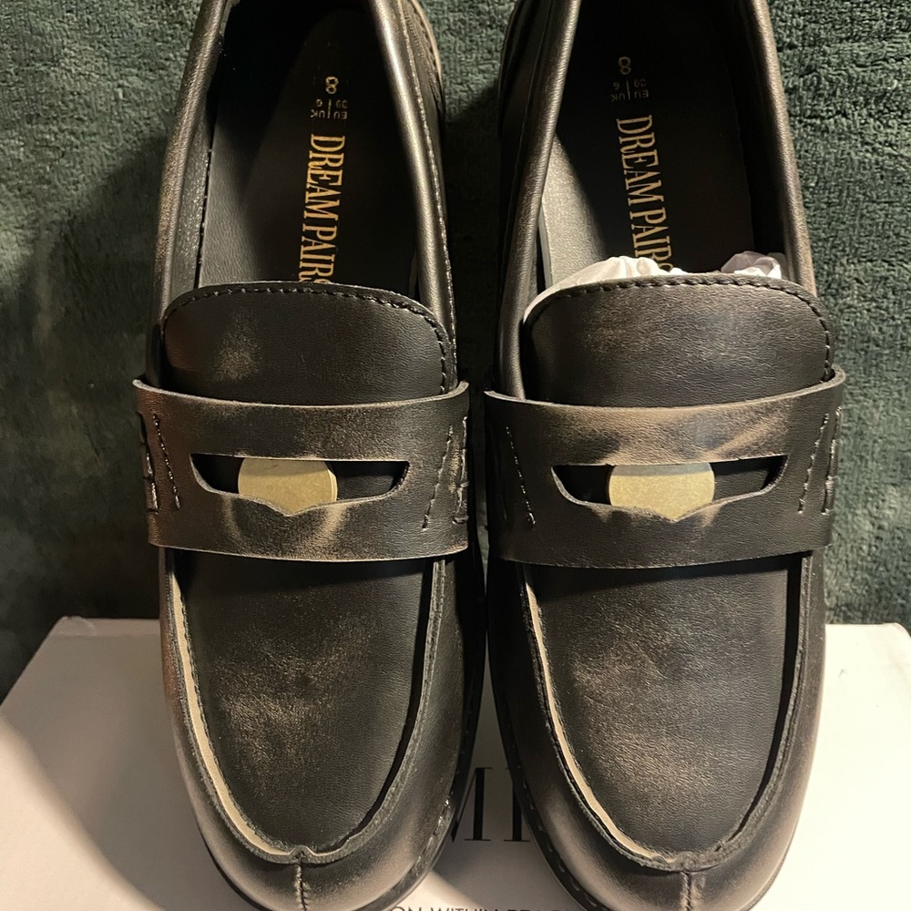 Dream Pairs Women's Black Distressed Penny Loafers size 8